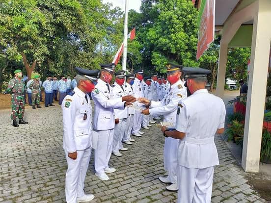 PEMDES JOKETRO TERIMA PENGHARGAAN