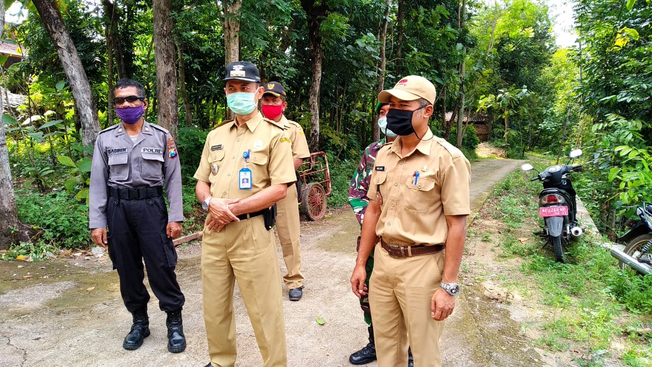 BAGI MASKER DAN SABUN  PINTU KE PINTU